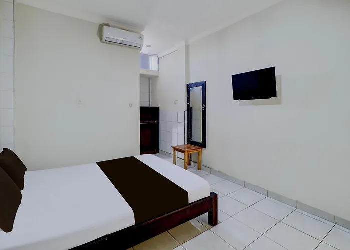 Hotel Collection O Budget Door @poppies Road 2*