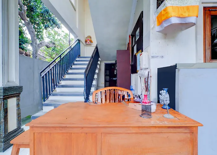 Hotel Collection O Budget Door @poppies Road 2*